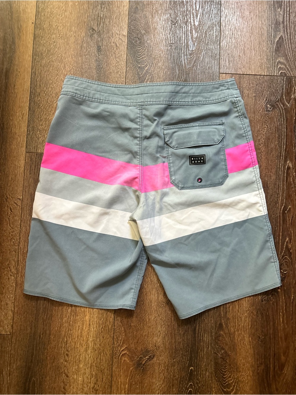 Billabong Gray, Pink & White Stripe Boardshorts Men’s Size 31 - Picture 6 of 6